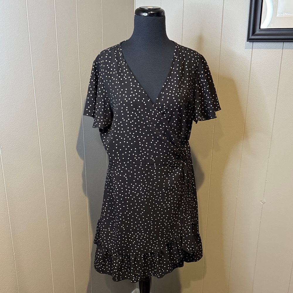 B15 Women’s Large Chic Black and White Polka Dot Midi Wrap Dress
